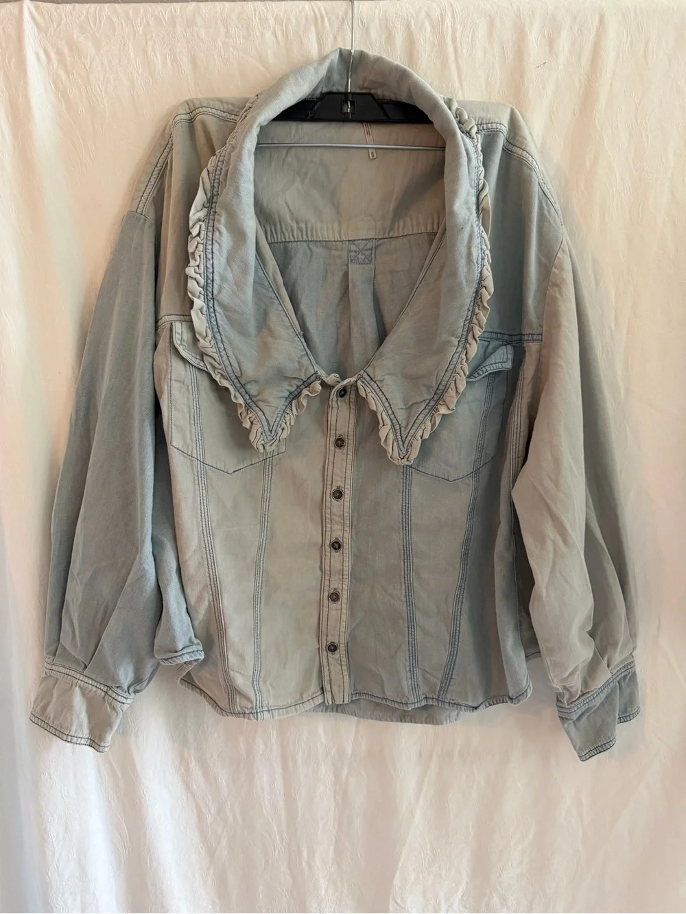 Sold/ not available blouse from the brand Free People, model 